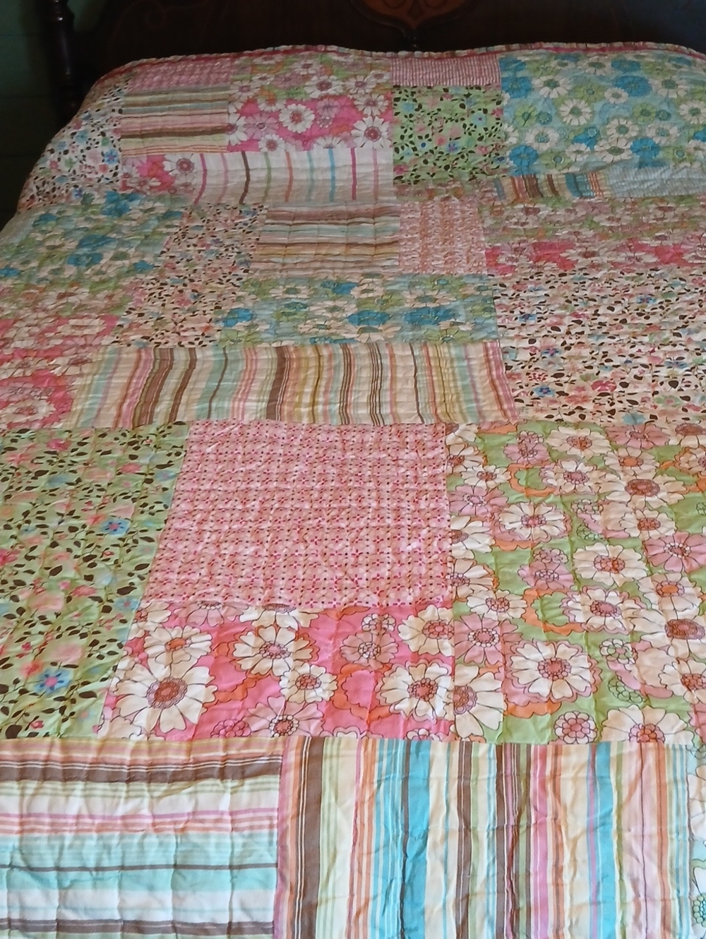 Pastel Floral & Stripe Patchwork Quilt - Multicolor